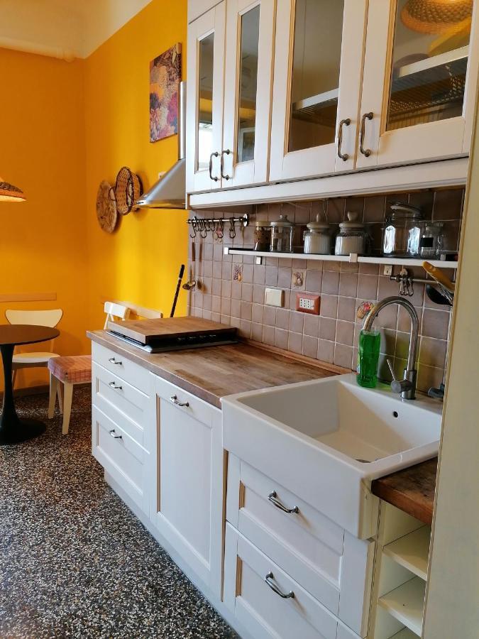 La Volpe Gialla Savona Exteriör bild